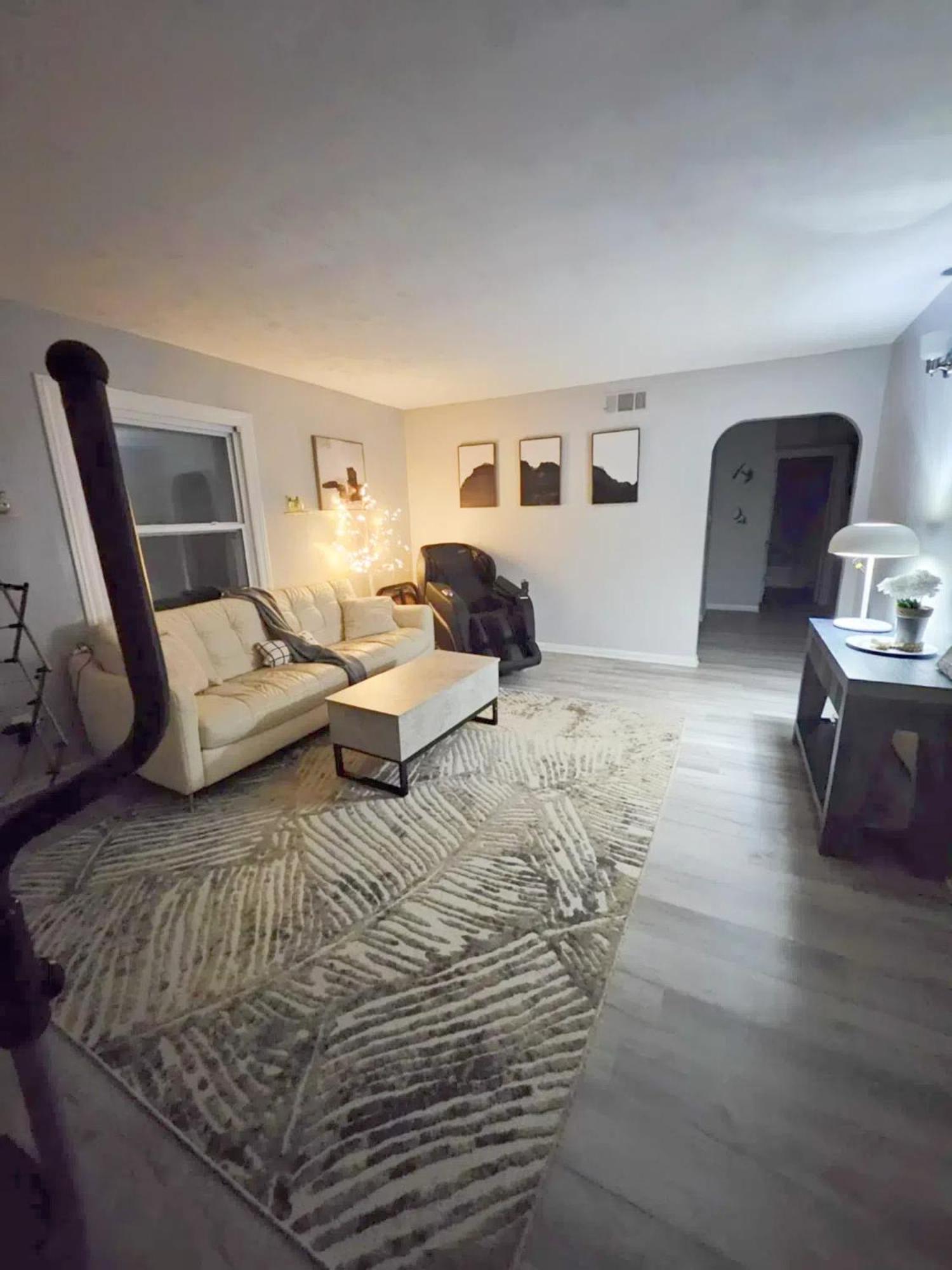 Homestay Gem King Size Bed Louisville